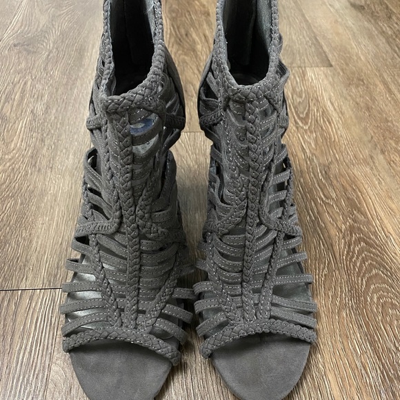 G by Guess Gray suede open toed booties size 9 - Picture 2 of 5